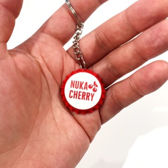 Fallout 4 Nuka Cola Cherry Cap Keychain - 3.5inch Gaming Keychain - Picture 7 of 7